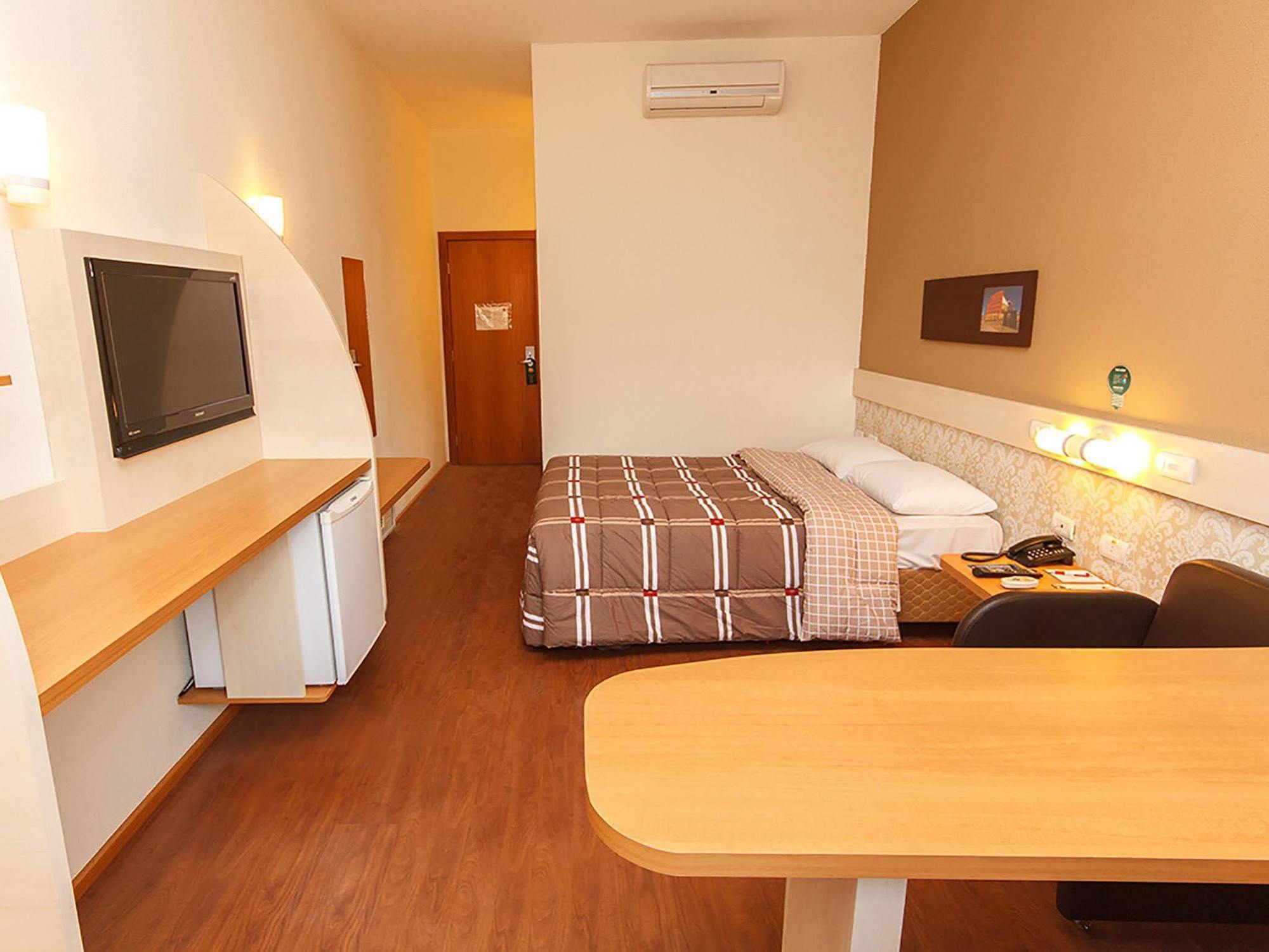 Hotel 10 דוראדוס מראה חיצוני תמונה