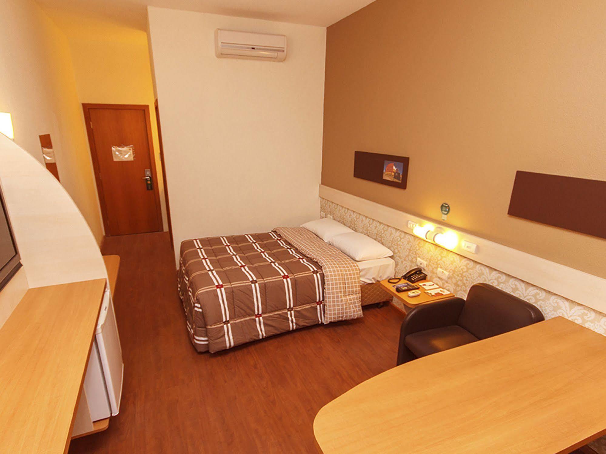 Hotel 10 דוראדוס מראה חיצוני תמונה
