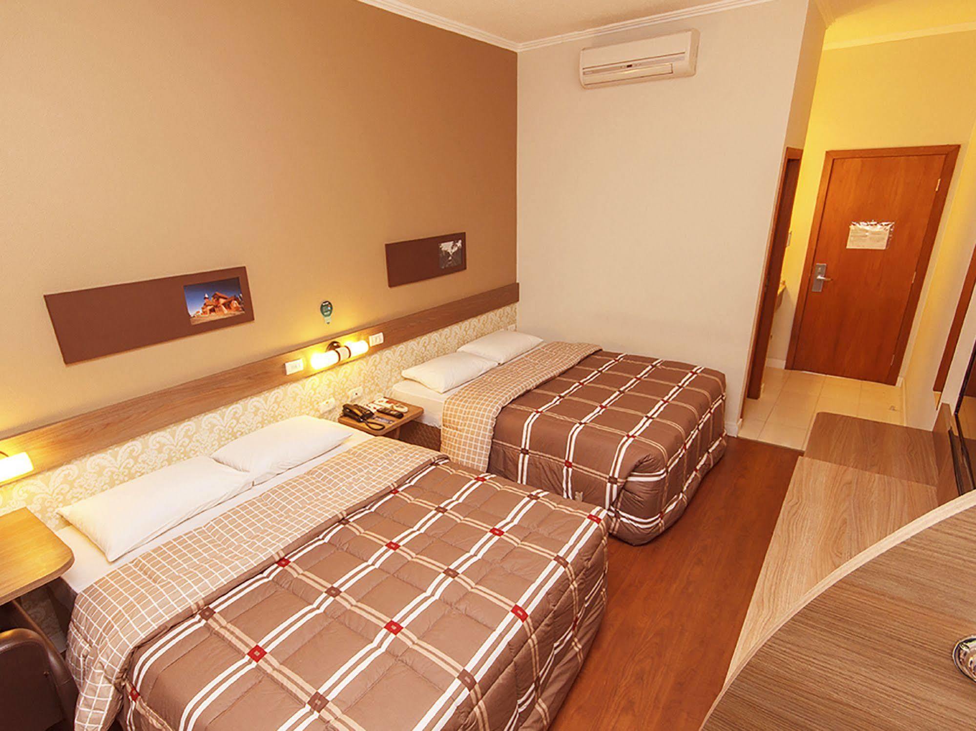 Hotel 10 דוראדוס מראה חיצוני תמונה